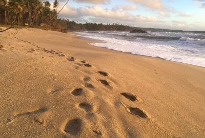 Footprints-On-Sand-scaled